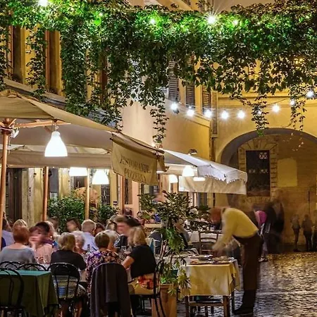 Romantic Flat In The Heart Of Trastevere * Roma