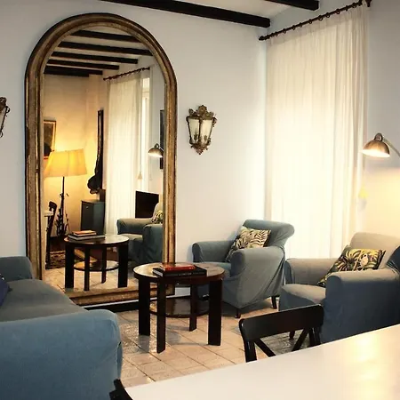 Romantic Flat In The Heart Of Trastevere